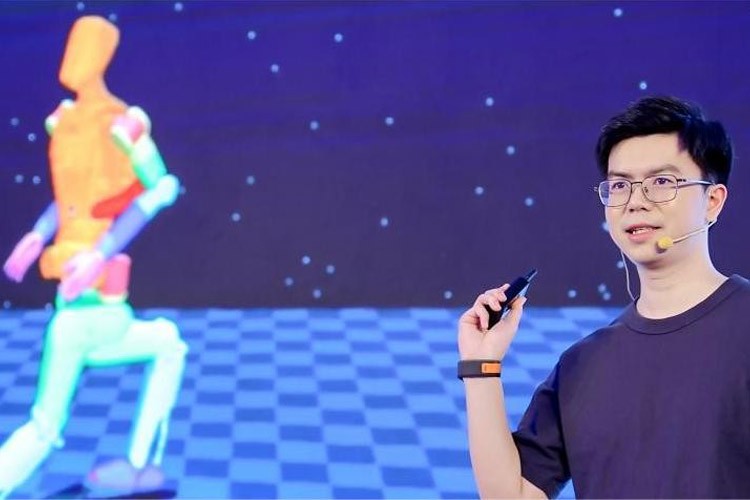 天才少年稚晖君环球国际机器人走路进场！AI模型做大脑，目标售价20万以内